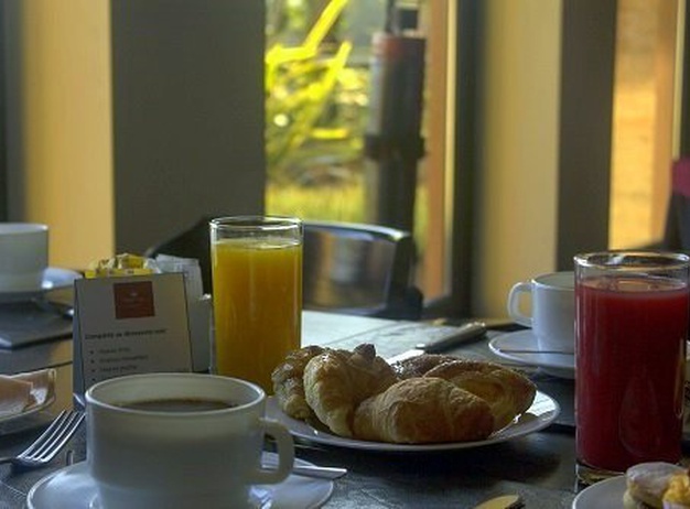 Café da manhã buffet Regency Park Hotel en Montevideo